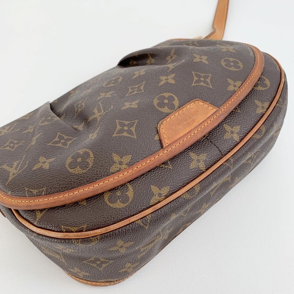 Louis Vuitton Monogram Menilmontant PM Bag - Picture 4 of 9